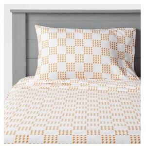Pillowfort Kids Yellow Full Microfiber Sheet Set